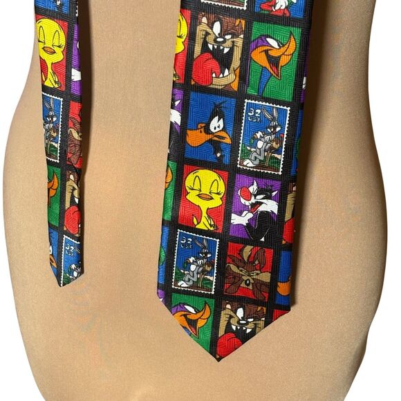 Vintage 1997 Warner Brothers Looney Tunes Stamp Collection Neck Tie Bugs Tweety - Picture 2 of 3